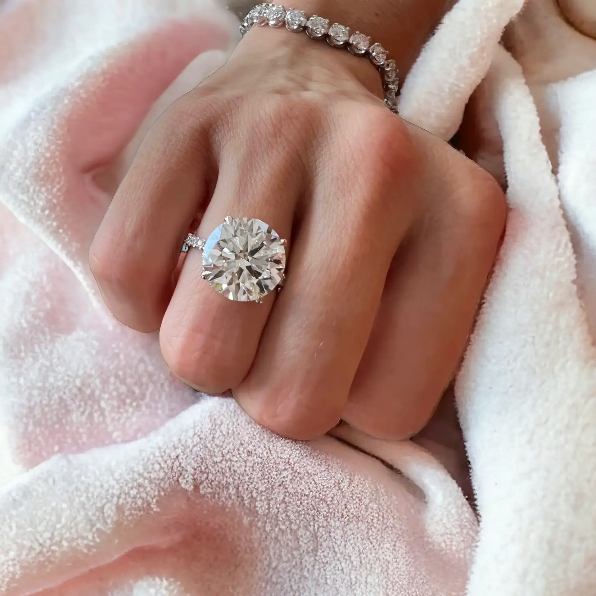 NIKKI ROUND 18K WHITE GOLD - Image 4